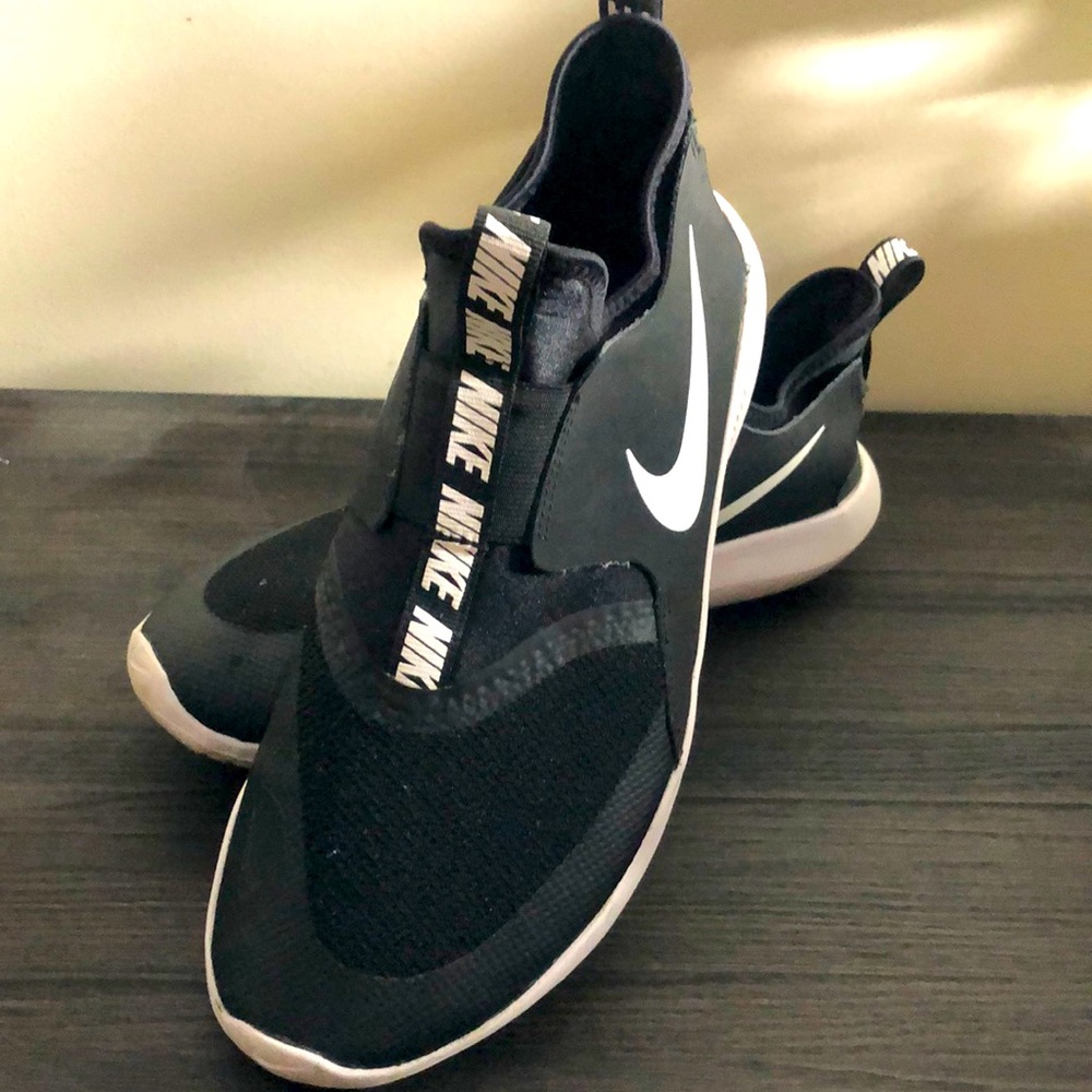Used but in very great condition size 7 youth no tears or stains